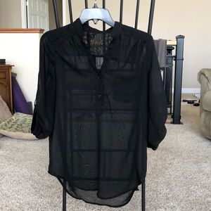 3/4 Convertible Sleeve Blouse